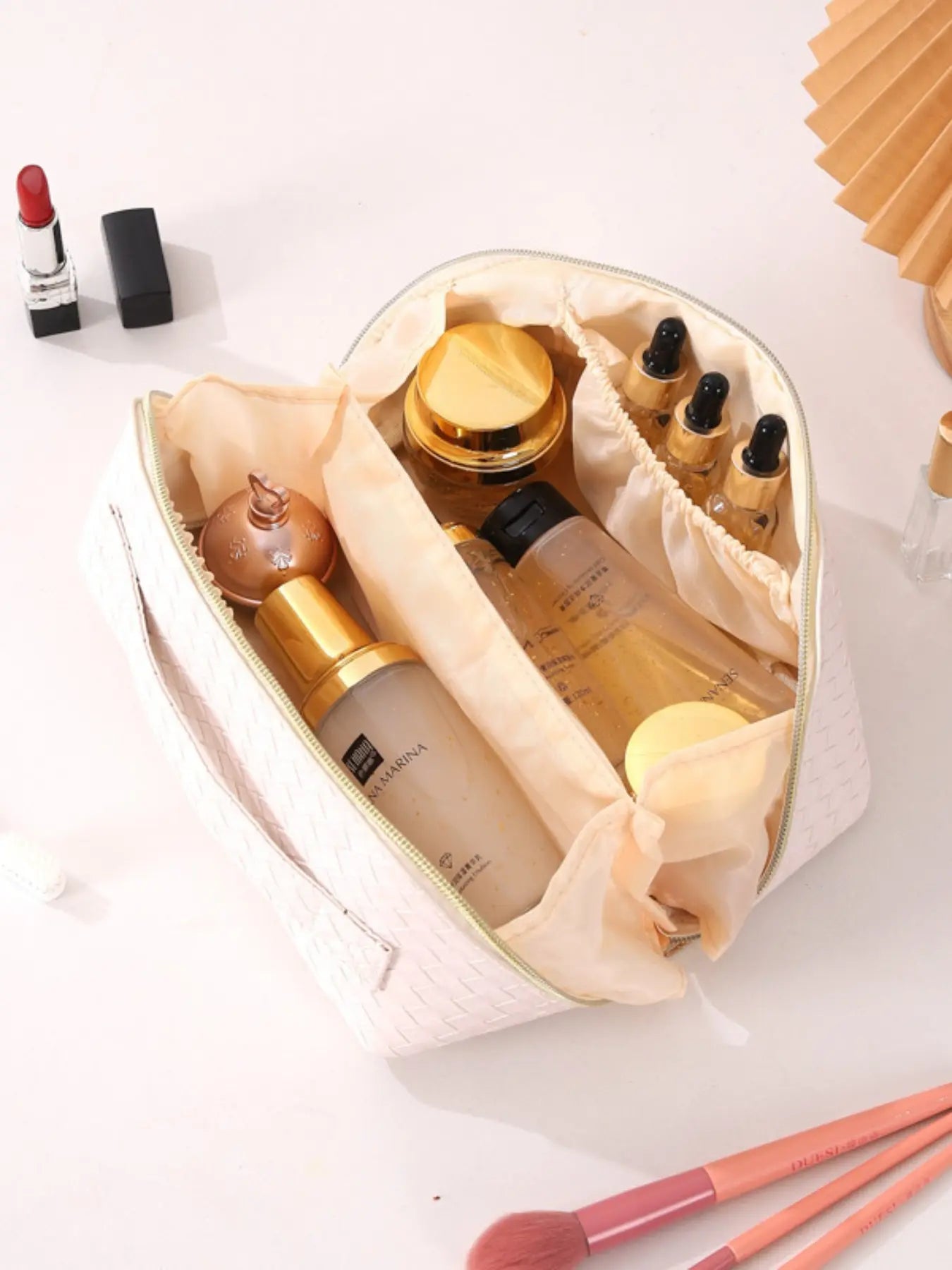 Large Travel Toiletry Bag, Portable Cosmetic Storage Pouch, Handheld Cosmetic Pouch, Women'S Makeup Bag, Essential Beauty Organizer, Travel Essentials, Ideal for Daily Use and Travel